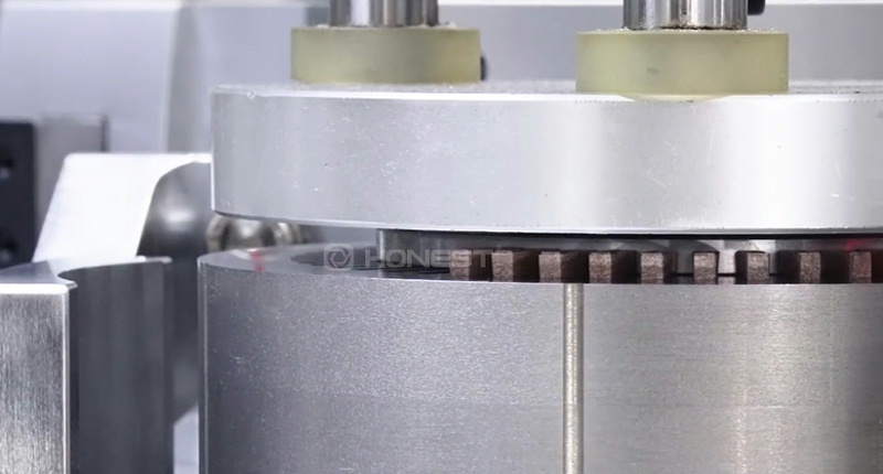 合利士插槽纸机